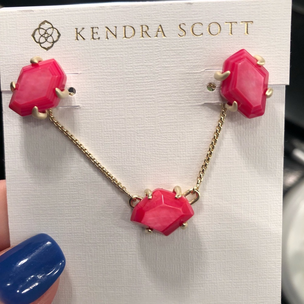 NWOT Red MOP/ Gold Kendra Scott Inaiyah Studs